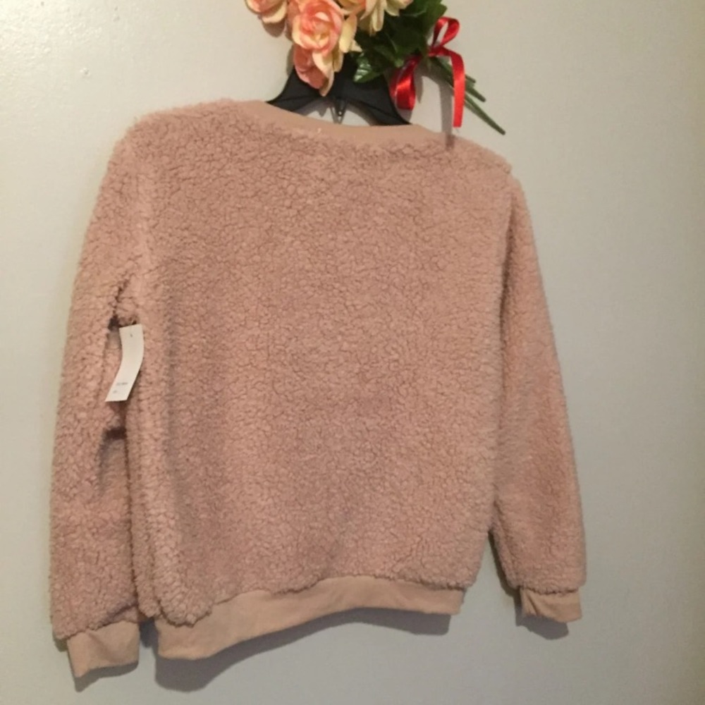 sweater - Picture 3 of 4